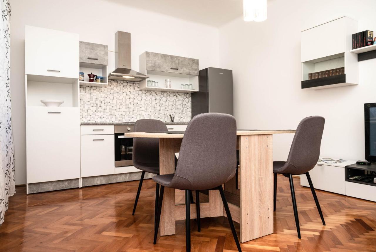 Apartment Marta Rasa Exterior photo